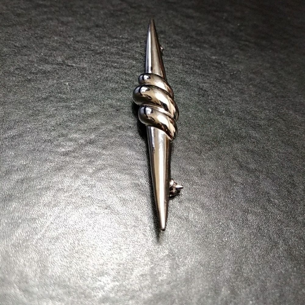 Silver tone long pointy pin brooch - Picture 3 of 7